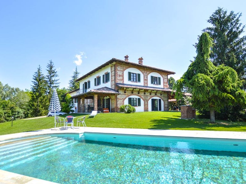 luxury-villa-piedmont-langhe-italy